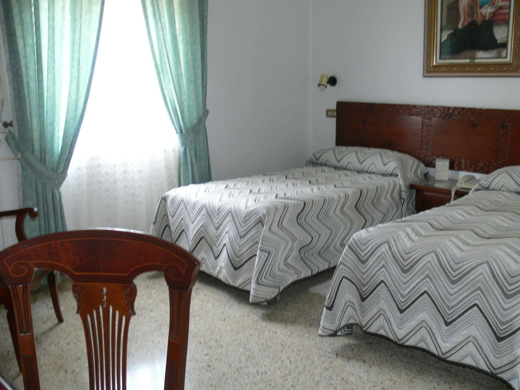 Hotel Nico Medinaceli Ngoại thất bức ảnh