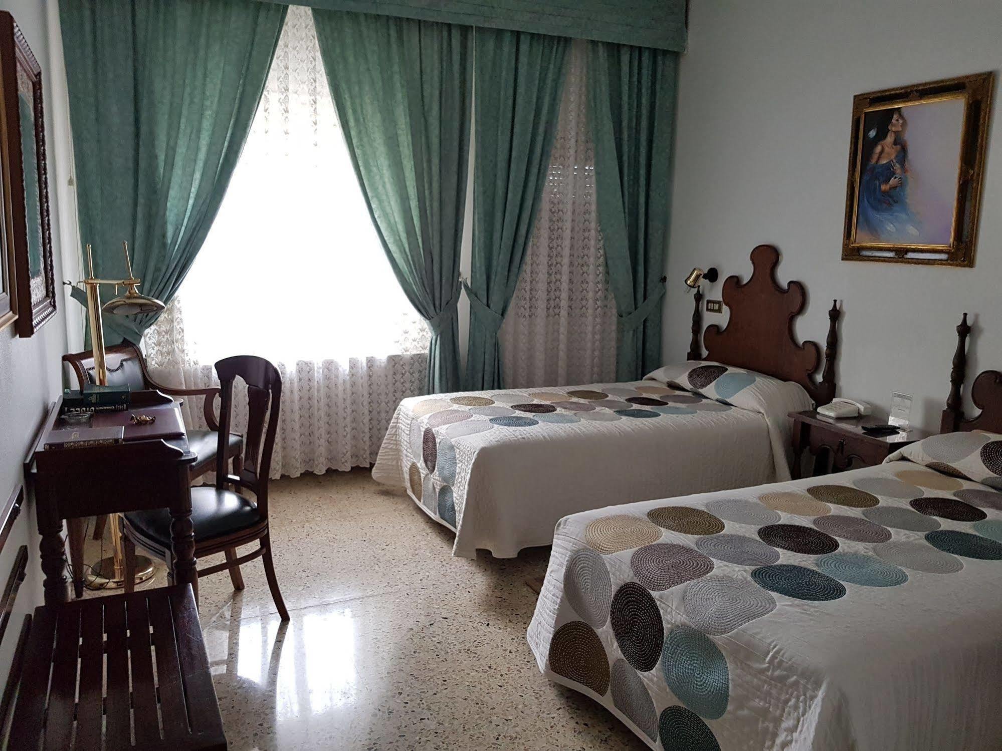 Hotel Nico Medinaceli Ngoại thất bức ảnh